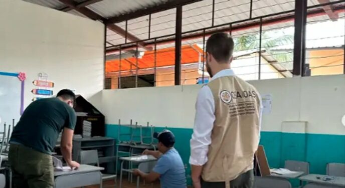 Oposição denuncia fraude na eleição do Equador