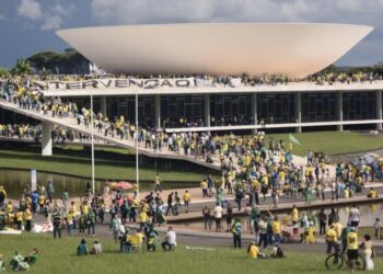 Parlamentares pressionam para ministros do STF concederem penas mais brandas a condenados do 8 de janeiro