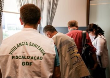 Vigilância Sanitária e Anvisa autuam clínicas de estética no Distrito Federal