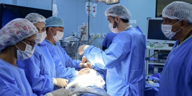 IgesDF abre vagas para profissionais da saúde com salário de até R$ 17 mil