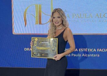 Em noite de gala, ANCEC premia Dra. Ana Paula Alcântara por sua abordagem humanizada na estética facial