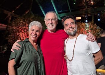 Max Tovar, a brasileira que abençoa a turnê de Krishna Das no Brasil