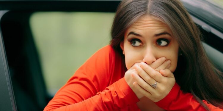 Silêncio que Enjoa: Carros Elétricos e Autônomos Desafiam o Cérebro e Aumentam Casos de Tontura