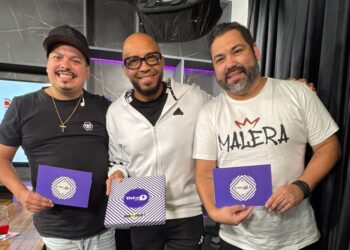 Salgadinho no sofá do TiVi no Pod: pagode, histórias e conversa de verdade