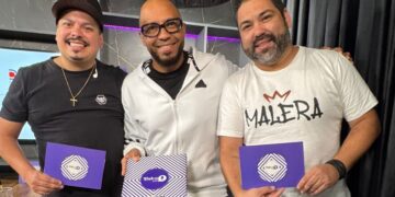 Salgadinho no sofá do TiVi no Pod: pagode, histórias e conversa de verdade