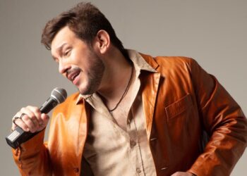 Edu Strada viraliza nas redes com surpresas musicais em bares e conquista novos fãs