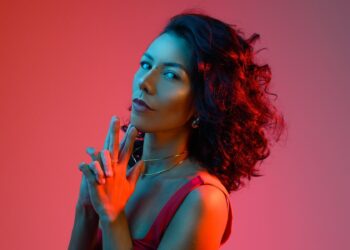 Lari Barbalho é a nova capa da semana do NextPop