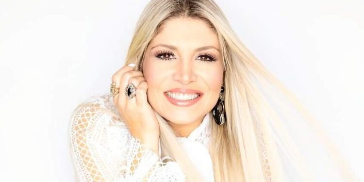 Adryana Ribeiro se apresenta ao vivo hoje no “Melhor da Noite”, da Band