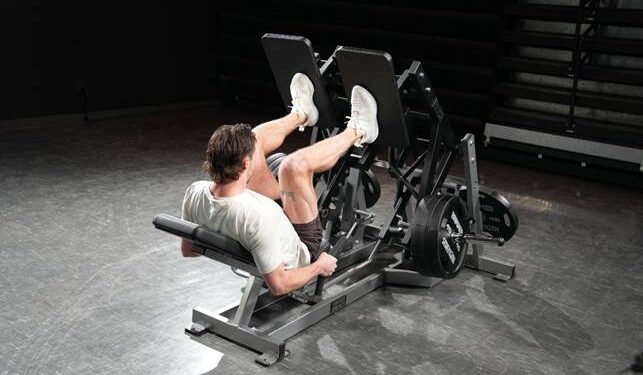 Treino de pernas unilateral? Especialista explica o porquê é mais eficiente