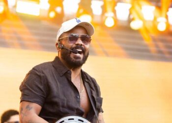 Show histórico de Arlindinho homenageia Arlindo Cruz no coração de São Paulo