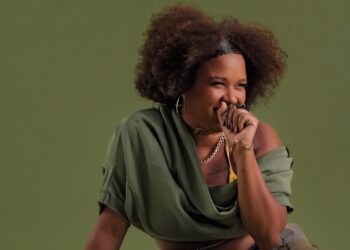 MC Luanna lança a mixtape “IRREFREÁVEL”