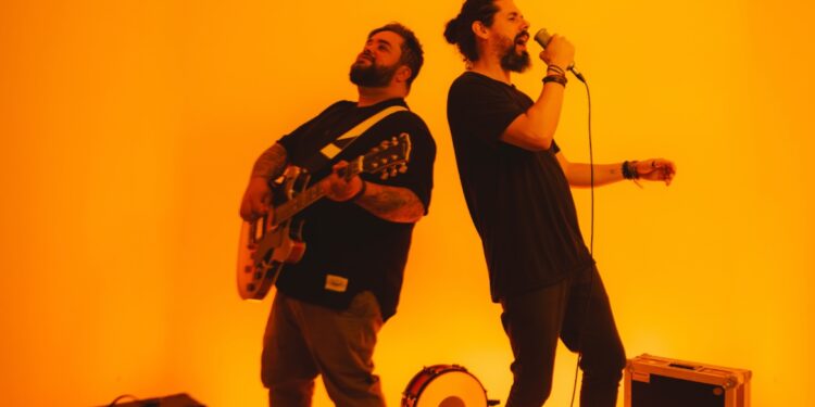 Indicado ao Grammy Latino DEKO convida Yeti Reggae Club para o lançamento da emocionante faixa “Meu Lar”