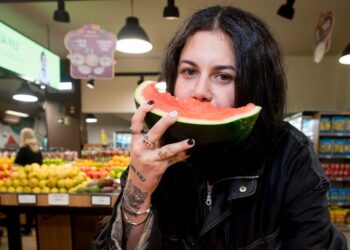 LARINHX lança o EP “Vadias In Love” e traz participações de Urias e Ebony