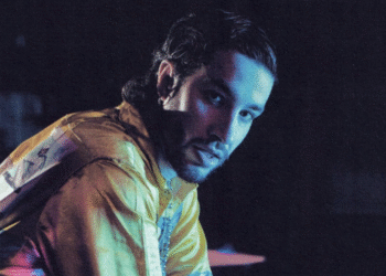 CHAMELEO percorre as “Curvas” do caos urbano e dos amores instáveis em novo single