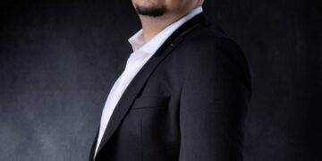Douglas Azara