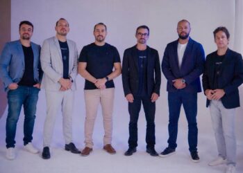 Da esquerda para a direita: Rafael Moraes, Tibério Lemes, Waller Maciel, Maxmiliano Barbosa, Gleidson Soares e Leonardo Moreira, sócios-diretores da Pacto Soluções
