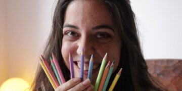 Psicóloga Marcella Araújo alerta: falta de escuta agrava crise de saúde mental entre adolescentes