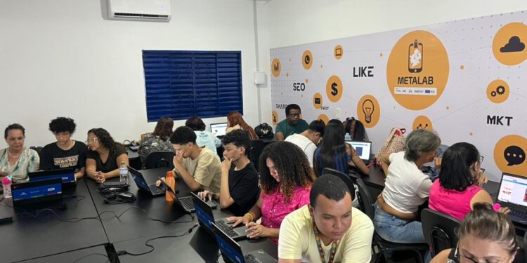 O curso METALAB - Marketing Digital está presente em 12 cidades do DF e já formou mais de 1.200 pessoas