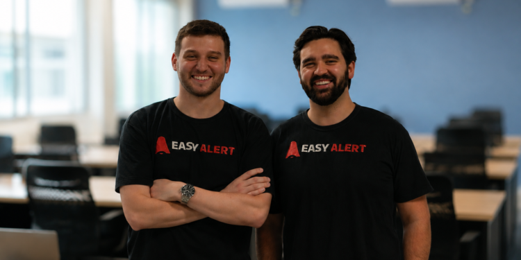 Fundadores Easy Alert, Iago Sartor e Fernando Zomer, encontraram desafios na manutenção predial, criaram uma solução e hoje atendem 2 mil edifícios em 22 estados.