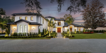 Andria Tagliari afirma que o projeto de design de interiores pode melhorar o investimento em uma vacation home.