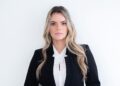 Jessyca Arieira desenvolve soluções jurídicas que conectam negócios, investidores e mercados globais com foco em governança, compliance e crescimento sustentável.