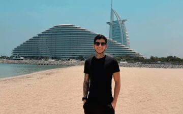 Byel durante passagem por Dubai, nos Emirados Árabes Unidos, onde acompanhou de perto iniciativas ligadas à tecnologia, inovação e inteligência artificial.