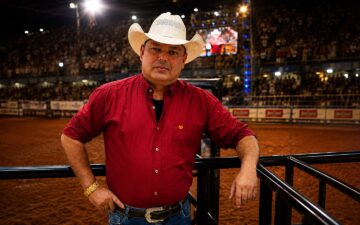 James Bonanza presente na Arena de Rodeio.