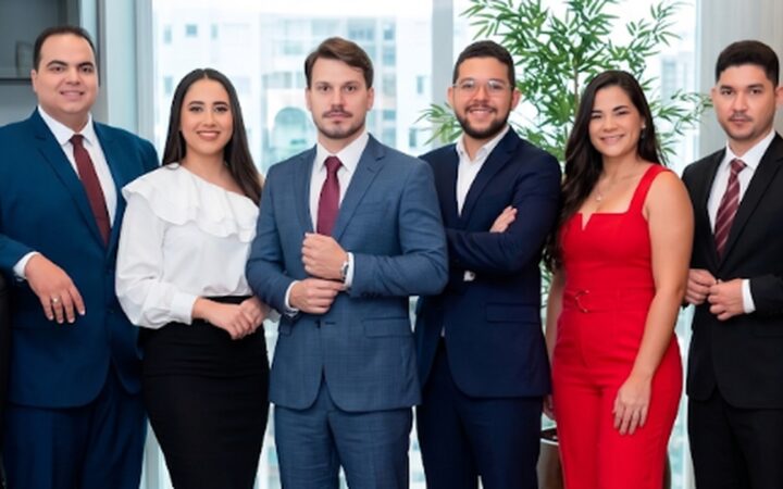 O advogado Átila Dantas explica que a nacionalidade, por si só, não impede o salário-maternidade.