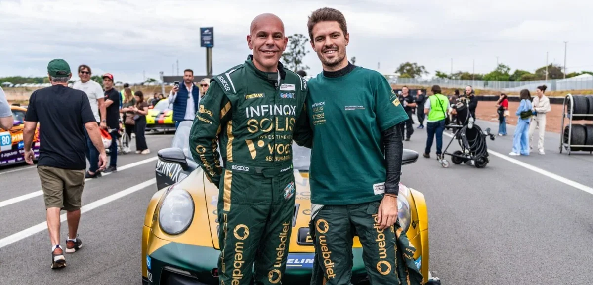 Marcos Regadas e Felipe Drugovich com o Porsche #17 no grid do Autódromo Internacional Nelson Piquet, em Brasília.