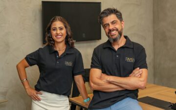 Dra. Helen Salomão, sócia e advogada especialista em Direito Notarial, Imobiliário e Registral da RAASA Advogados e Dr. Rodrigo Ayuch Ammar, fundador e advogado especialista em Mercado Imobiliário e Licenças Executivas, CEO da RAASA Advogados.