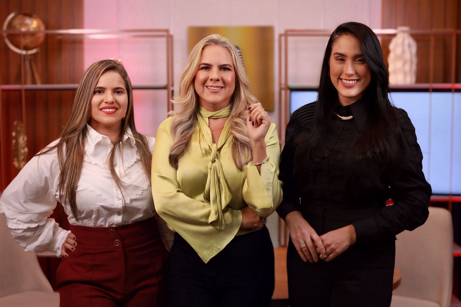 A condução do escritório por Paula Melo, Patricia Melo e Káthya Sena acrescenta à pauta uma dimensão de liderança feminina na gestão de negócios jurídicos.