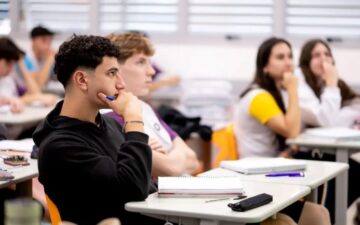 Estudantes do Ensino Médio devem ficar atentos para a escolha da graduação.