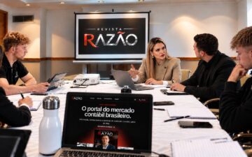 Identidade visual da Revista Razão em ambiente corporativo, com o Portal Razão em destaque.